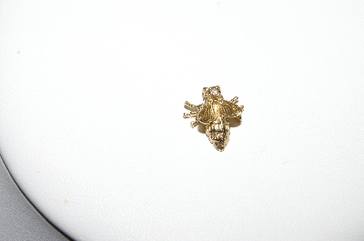 +MBA #85-212  14K Yellow Gold Small Diamond Bumble Bee Pendant