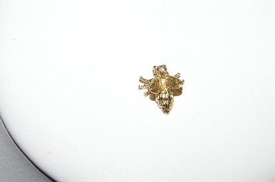 +MBA #85-212  14K Yellow Gold Small Diamond Bumble Bee Pendant