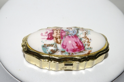 +MBA #87-155  "Vintage Victorian Pill Box