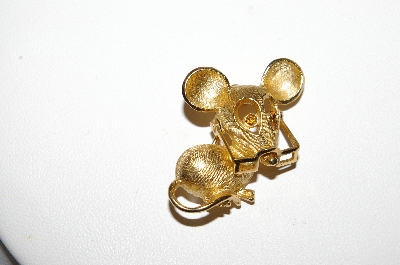 +MBA #87-369  Avon Gold Tone "Mouse With Glass's" Pin