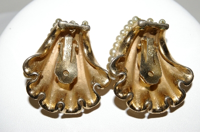 +MBA #87-287  Napier Large Goldtone Glass Pearl Clip On Earrings