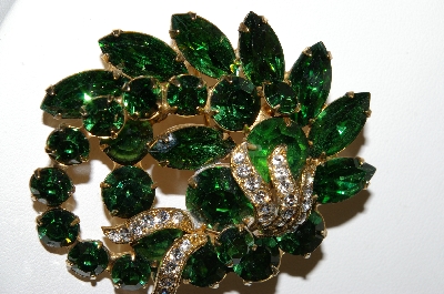 +MBA #87-387    Vintage Gold Tone "Eisenberg" Green Rhinestone Brooch