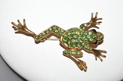 +MBA #87-330   Vintage Gold Plated Green Crystal Frog Pin
