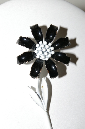 +MBA #87-331  Vintage Black & White Enameled Flower Pin