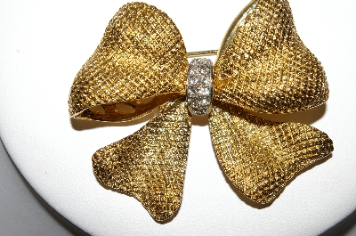 +MBA #87-294   Vintage Goldtone Large Bow Brooch