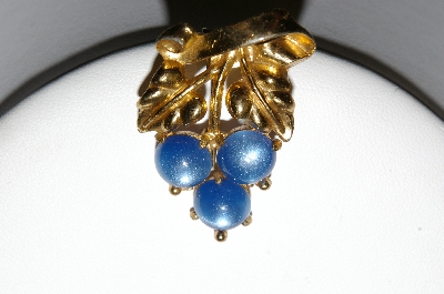 +MBA #87-356  Vintage Goldtone Blue Stone Pin