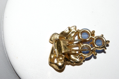 +MBA #87-356  Vintage Goldtone Blue Stone Pin