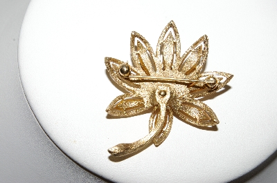 +MBA #88-572  Avon Goldtone Leaf  Pin