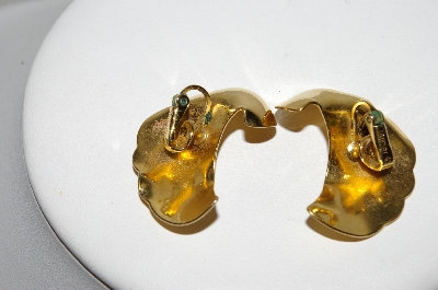 +MBA #88-207   Trifari Gold Tone Clip On Earrings