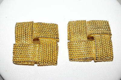 +MBA #88-142   Vintage Gold Plated Clips Made In The USA