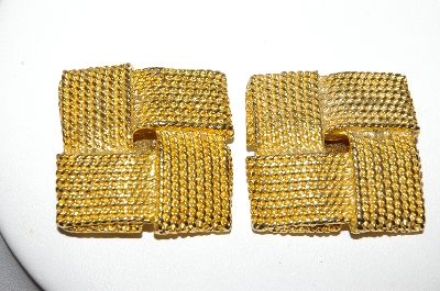+MBA #88-142   Vintage Gold Plated Clips Made In The USA