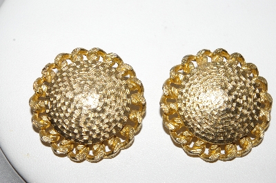 +MBA #88-205  Vintage Gold Tone Round Clip On Earrings