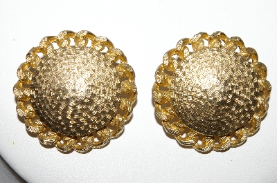 +MBA #88-205  Vintage Gold Tone Round Clip On Earrings