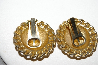 +MBA #88-205  Vintage Gold Tone Round Clip On Earrings