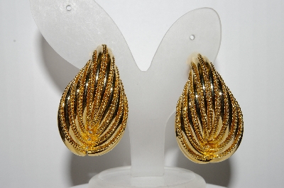 +MBA #88-236  "Large Beautiful Fancy Clip On Earrings