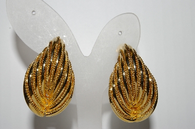 +MBA #88-236  "Large Beautiful Fancy Clip On Earrings
