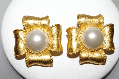 +MBA #88-118  "Large Beautiful Gold Plated Faux Pearl Clip On Earrings