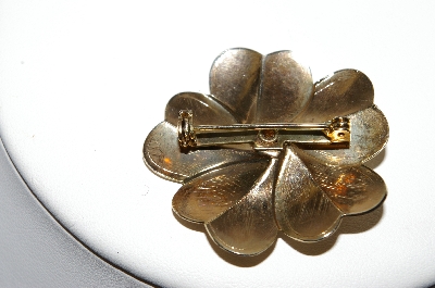 +MBA #88-421  Vintage Gold Plated Flower & Center Pearl Pin