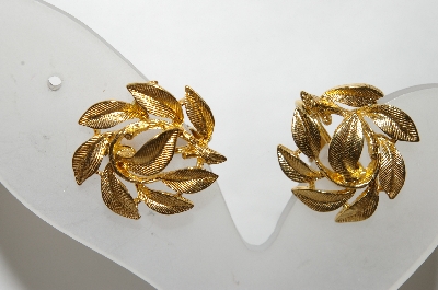 +MBA #88-054  Napier Gold Tone Leaf Style Screw Back Earrings