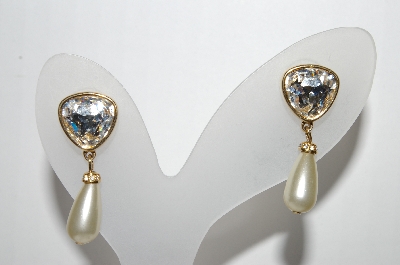 +MBA #89-090  " "Swan Stamped" Sarah Coventry Gold Tone, Clear Crystal & Faux Pearl Drop Earrings