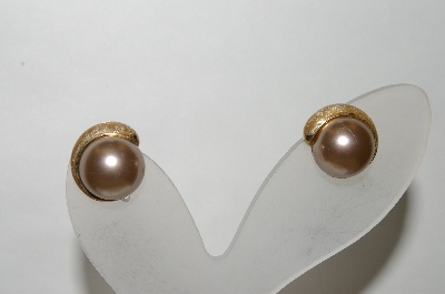 +MBA #88-166  Vintage Gold Tone Coffee Colored Faux Pearl Clip On Earrings 