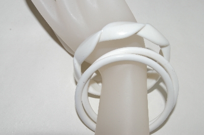 +MBA #89-005  "Set Of 3 Lucite White Bangle Bracelets