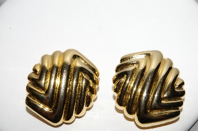 +MBA #90-001  Paolo Gold Plated Clip On Earrings