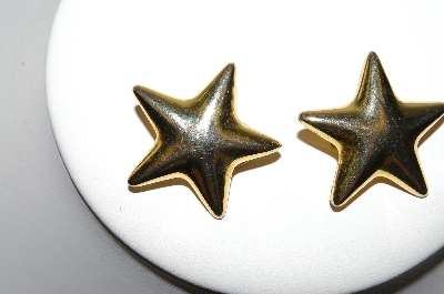 +MBA #88-419  "Signed "AK" Gold Plated Star Clip On Earrings