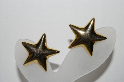 +MBA #88-419  "Signed "AK" Gold Plated Star Clip On Earrings