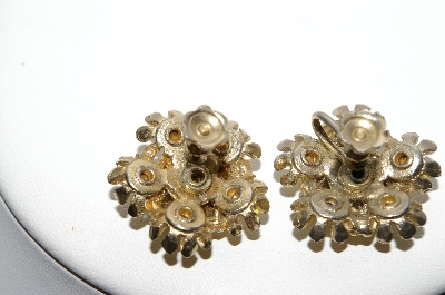 +MBA #92-021 "Vintage Goldtone Yellow Flower Screw Back Earrings"