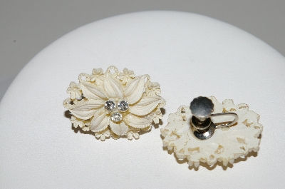 +MBA #95-013 "Vintage White Plastic Floral Screw Back Earrings"