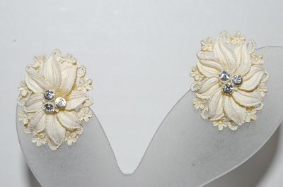 +MBA #95-013 "Vintage White Plastic Floral Screw Back Earrings"