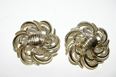 +MBA #97-036  "Vintage Goldtone Floral Clip On Earrings"