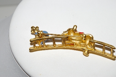 +MBA #97-009 " Disney Goldtone Winnie The Poo Pin"