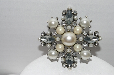 +MBA #97-043 "Vintage Silvertone Faux Pearl & Rhinestone Brooch"