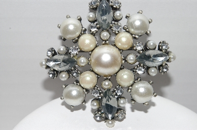 +MBA #97-043 "Vintage Silvertone Faux Pearl & Rhinestone Brooch"