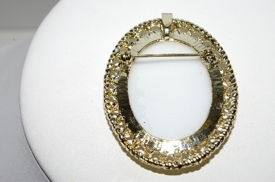 +MBA #96-206 "Vintage Goldtone Hand Painted Porceline Victorian Pin/Pendant"