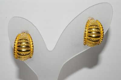 +MBA #96-041 "Vintage Goldtone Chubby 1/2 Hoop Pierced Earrings"