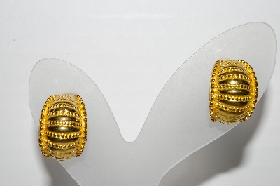+MBA #96-041 "Vintage Goldtone Chubby 1/2 Hoop Pierced Earrings"