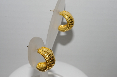+MBA #96-041 "Vintage Goldtone Chubby 1/2 Hoop Pierced Earrings"
