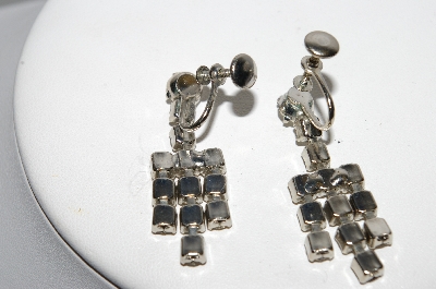 +MBA #96-015  "Vintage Silvertone Clear Crystal Rhinestone Screw Back Earrings"