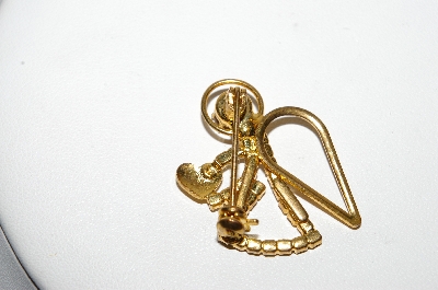 +MBA #96-096  "Vintage Goldtone Rhinestone Angel Pin"