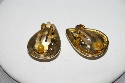 +MBA #94-005  "Vintage Gold & Silvertone Clip On Earrings"