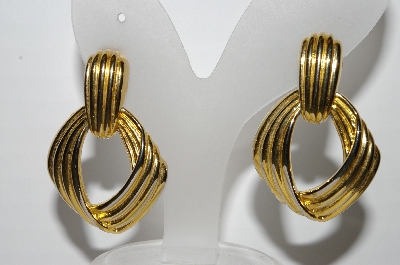 +MBA #94-077  "Vintage Goldtone Large Hinged Clip On Earrings"