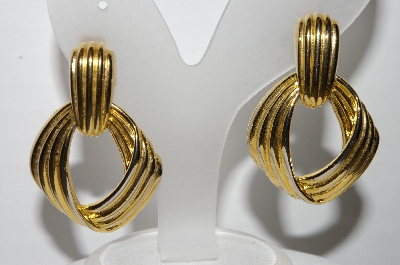 +MBA #94-077  "Vintage Goldtone Large Hinged Clip On Earrings"