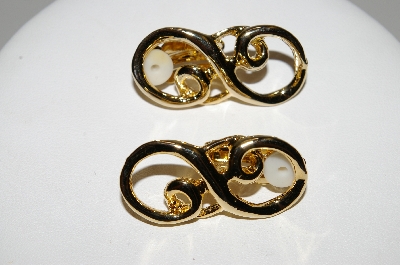 +MBA #94-201  "Vintage Goldtone Scroll Look Clip On Earrings"