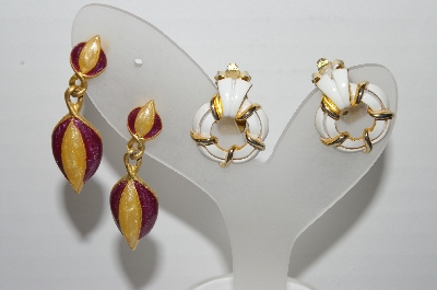 +MBA #93-038 "Vintage Lot Of 2 Pairs Of Goldtone Enameled Clip On Earrings"