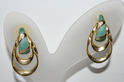 +MBA #93-032  "Vintage Goldtone Enameled Pierced Earrings"