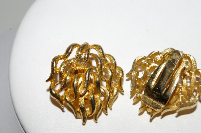 +MBA #93-160  "Vintage Goldtone Flame Look Clip On Earrings"