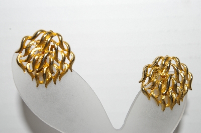 +MBA #93-160  "Vintage Goldtone Flame Look Clip On Earrings"